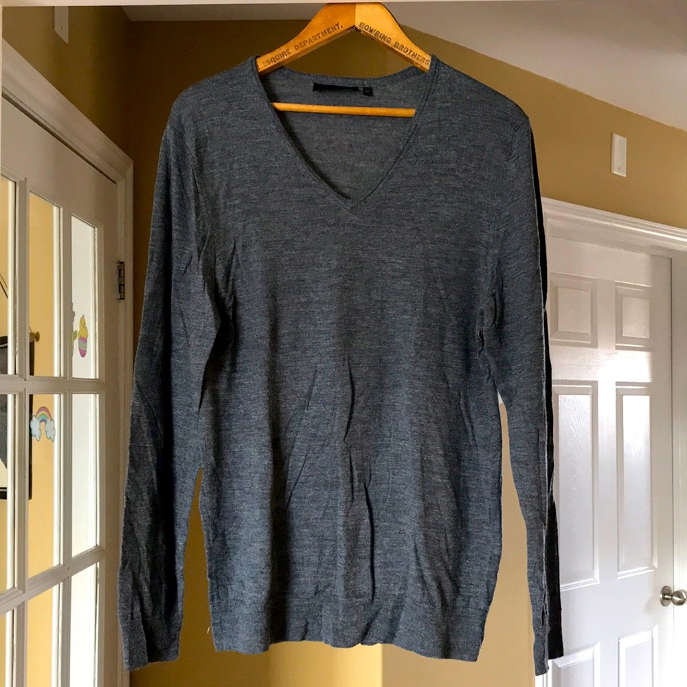 Men’s merino wool sweater, size Large.